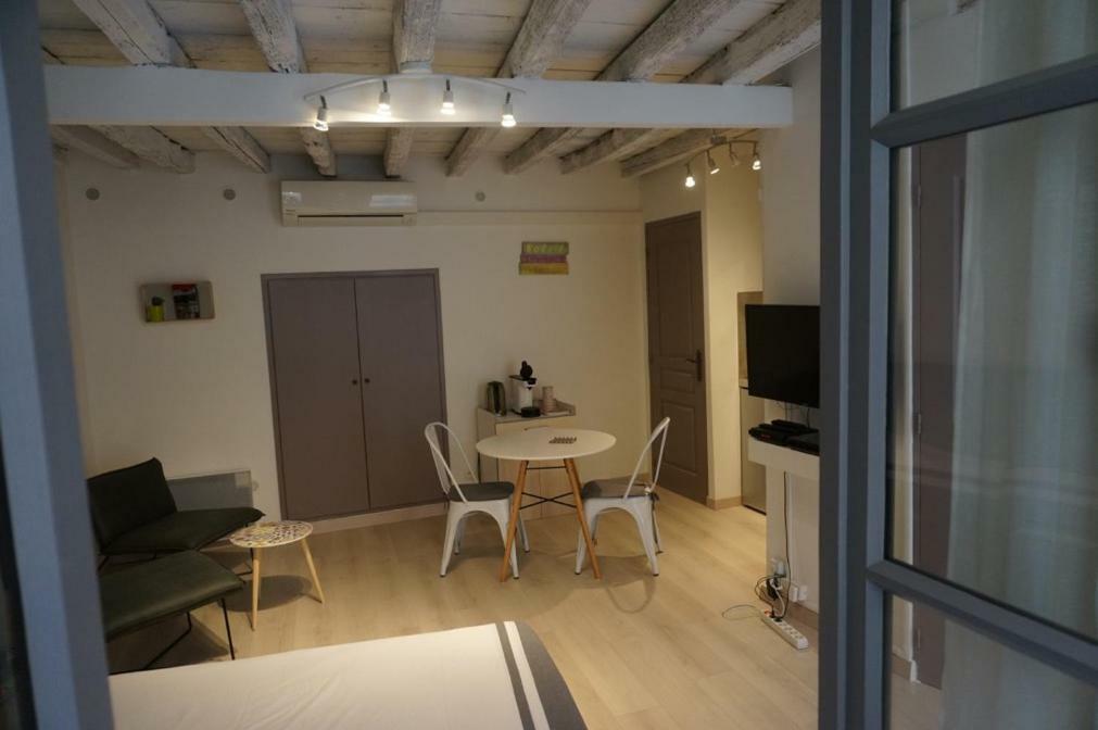 Studio Typique Et Cosy Climatise. Arles Zewnętrze zdjęcie
