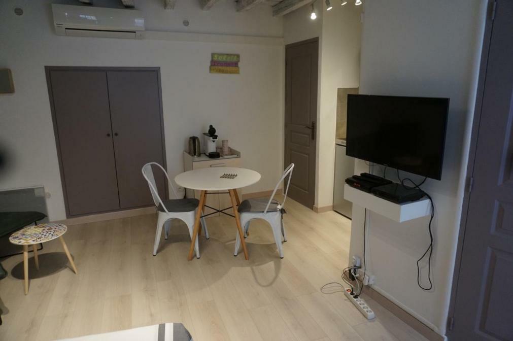 Studio Typique Et Cosy Climatise. Arles Zewnętrze zdjęcie